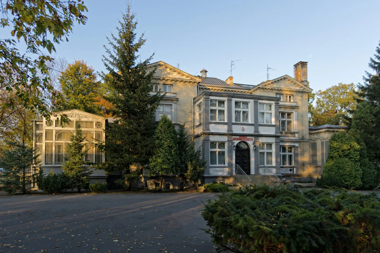 Pałac braci Briggsów w Markach